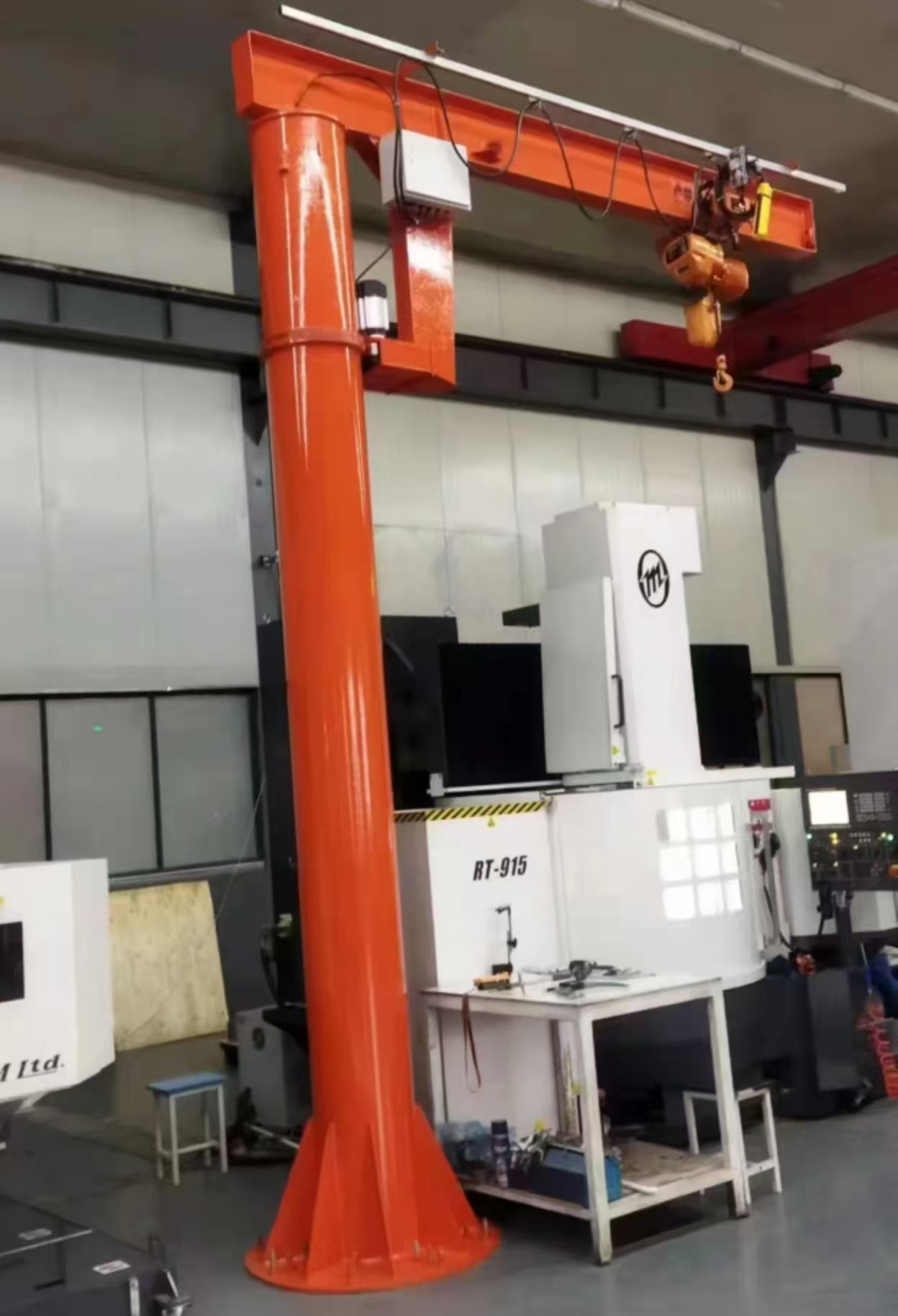 Pillar jib
